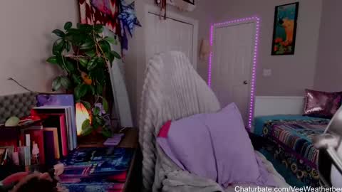 Violet Weatherbee online show from 01-04-25, 06:30