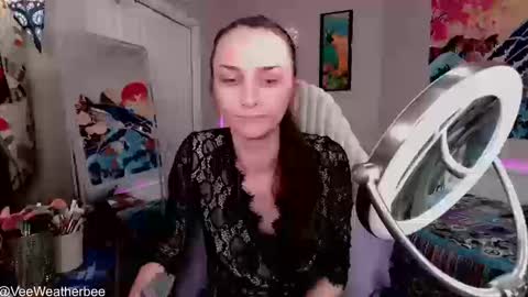 Snapshot of veeweatherbee chatting on 03-11-26, 09:32 Violet Weatherbee online show from 03-11-26, 09:32