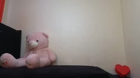 Snapshot of vel_zola chatting on 02-14-25, 04:47 zola online show from 02-14-25, 04:47