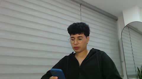 Snapshot of velascosexyboy chatting on 01-23-25, 03:05 velascosexyboy online show from 01-23-25, 03:05