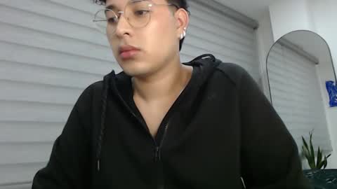 Snapshot of velascosexyboy chatting on 02-11-25, 02:25 velascosexyboy online show from 02-11-25, 02:25