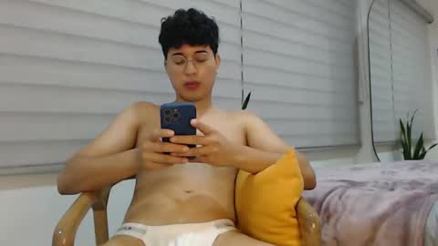 Snapshot of velascosexyboy chatting on 02-28-25, 03:04 velascosexyboy online show from 02-28-25, 03:04