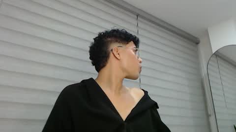 Snapshot of velascosexyboy chatting on 03-06-25, 02:41 velascosexyboy online show from 03-06-25, 02:41