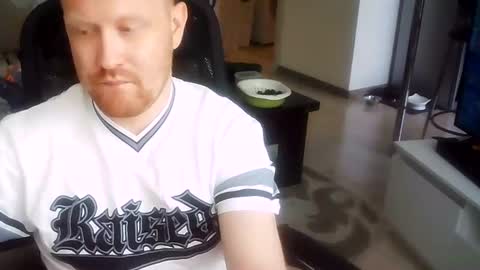 Snapshot of velikiibelyi17 chatting on 07-14-26, 08:41 Deniel online show from 07-14-26, 08:41