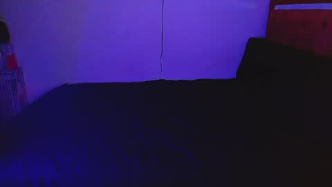 velk_hot1 online show from 04-22-26, 09:38