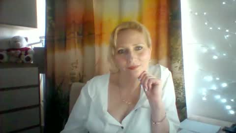 velka_raspberry online show from 05-19-26, 08:31