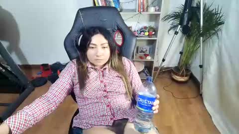 Snapshot of vellarossa chatting on 12-16-24, 07:26 Im VelaI will be Christmas and New Year with my family December 22 to January 13 I will miss you guys. online show from 12-16-24, 07:26