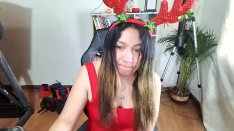 Snapshot of vellarossa chatting on 12-21-24, 06:55 Im VelaI will be Christmas and New Year with my family December 22 to January 13 I will miss you guys. online show from 12-21-24, 06:55