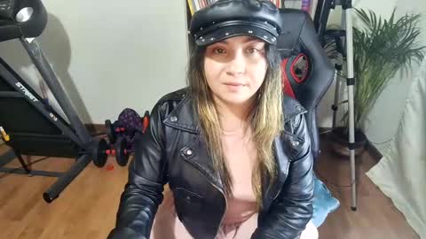 Snapshot of vellarossa chatting on 02-01-25, 07:26 Im VelaI will be Christmas and New Year with my family December 22 to January 13 I will miss you guys. online show from 02-01-25, 07:26