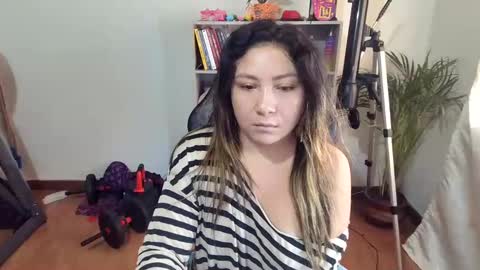 Snapshot of vellarossa chatting on 02-06-25, 02:15 Im VelaI will be Christmas and New Year with my family December 22 to January 13 I will miss you guys. online show from 02-06-25, 02:15
