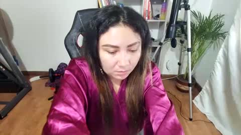 Snapshot of vellarossa chatting on 02-06-25, 10:10 Im VelaI will be Christmas and New Year with my family December 22 to January 13 I will miss you guys. online show from 02-06-25, 10:10