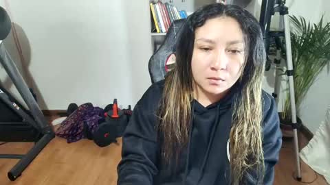 Snapshot of vellarossa chatting on 02-11-25, 02:57 Im VelaI will be Christmas and New Year with my family December 22 to January 13 I will miss you guys. online show from 02-11-25, 02:57