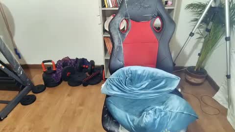 Snapshot of vellarossa chatting on 02-22-25, 04:29 Im VelaI will be Christmas and New Year with my family December 22 to January 13 I will miss you guys. online show from 02-22-25, 04:29