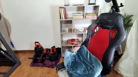 Snapshot of vellarossa chatting on 03-02-25, 04:50 Im VelaI will be Christmas and New Year with my family December 22 to January 13 I will miss you guys. online show from 03-02-25, 04:50