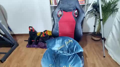 Snapshot of vellarossa chatting on 03-09-25, 01:56 Im VelaI will be Christmas and New Year with my family December 22 to January 13 I will miss you guys. online show from 03-09-25, 01:56