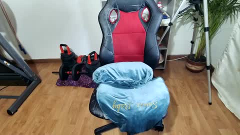 Snapshot of vellarossa chatting on 03-11-25, 02:43 Im VelaI will be Christmas and New Year with my family December 22 to January 13 I will miss you guys. online show from 03-11-25, 02:43