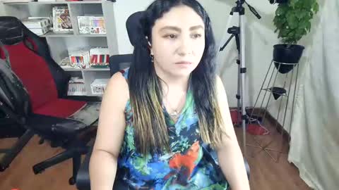 Snapshot of vellarossa chatting on 09-19-25, 04:14 Im VelaI will be Christmas and New Year with my family December 22 to January 13 I will miss you guys. online show from 09-19-25, 04:14