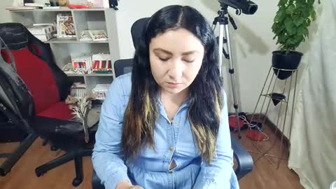 Snapshot of vellarossa chatting on 09-22-25, 02:46 Im VelaI will be Christmas and New Year with my family December 22 to January 13 I will miss you guys. online show from 09-22-25, 02:46