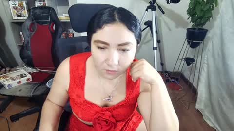Snapshot of vellarossa chatting on 10-02-25, 02:51 Im VelaI will be Christmas and New Year with my family December 22 to January 13 I will miss you guys. online show from 10-02-25, 02:51