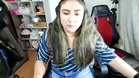 Snapshot of vellarossa chatting on 02-12-26, 12:27 Im VelaI will be Christmas and New Year with my family December 22 to January 13 I will miss you guys. online show from 02-12-26, 12:27