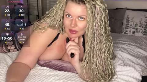 Snapshot of vellinka chatting on 09-21-25, 11:17 vellinka online show from 09-21-25, 11:17