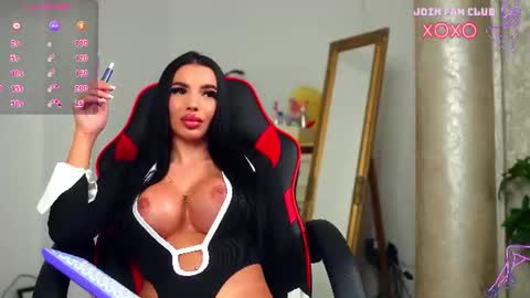 Snapshot of velmaevans chatting on 07-27-26, 07:32 Velma online show from 07-27-26, 07:32