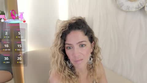 Snapshot of velora_ chatting on 09-21-25, 03:41 Velora online show from 09-21-25, 03:41