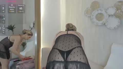 Snapshot of velora_ chatting on 12-01-25, 03:33 Velora online show from 12-01-25, 03:33