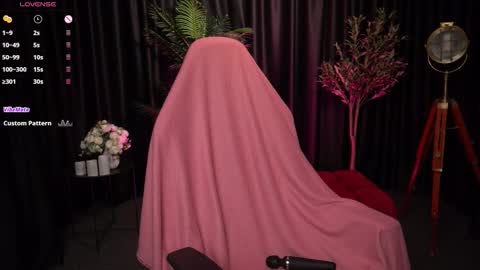 Snapshot of velouraa chatting on 03-11-26, 09:48 Kitty online show from 03-11-26, 09:48