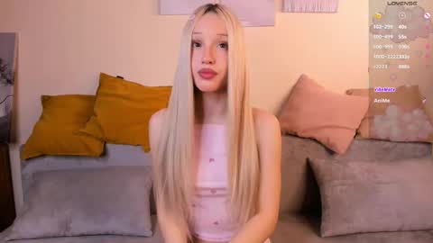 Hi im Hannah online show from 03-18-26, 05:54
