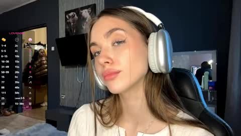 Nia online show from 03-28-26, 03:11