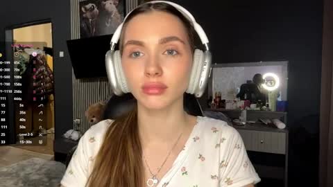 Nia online show from 04-08-26, 03:01