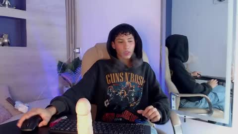 An online show from 04-25-26, 04:04