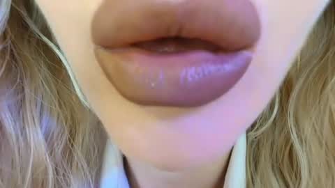 Snapshot of velvet_kissx chatting on 06-29-26, 08:09 Uma online show from 06-29-26, 08:09