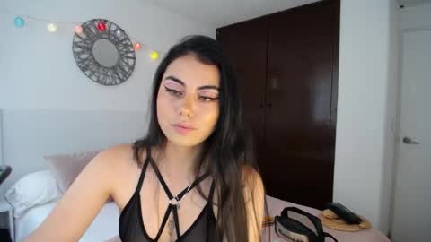 velvet_moon_0202 online show from 04-13-26, 05:18