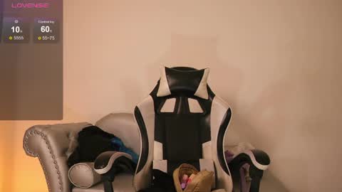 Velvet  online show from 07-22-26, 01:14