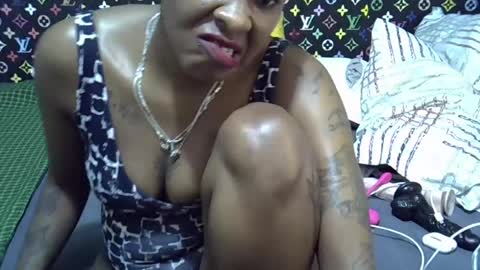 Snapshot of velvet_temptress chatting on 07-14-26, 11:27 velvet online show from 07-14-26, 11:27