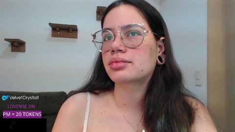 Snapshot of velvetcrystal chatting on 09-19-25, 04:25 Crystal PVT OPEN online show from 09-19-25, 04:25