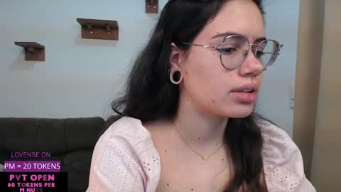 Snapshot of velvetcrystal chatting on 09-21-25, 07:32 Crystal PVT OPEN online show from 09-21-25, 07:32