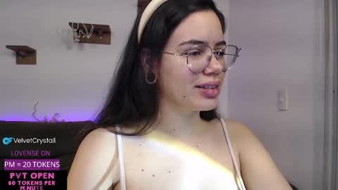 Snapshot of velvetcrystal chatting on 10-08-25, 07:39 Crystal PVT OPEN online show from 10-08-25, 07:39