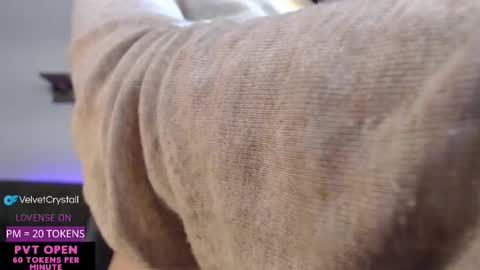 Snapshot of velvetcrystal chatting on 10-11-25, 06:34 Crystal PVT OPEN online show from 10-11-25, 06:34