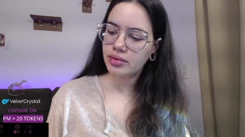Snapshot of velvetcrystal chatting on 10-19-25, 06:47 Crystal PVT OPEN online show from 10-19-25, 06:47