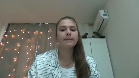 Snapshot of velveted_ivy chatting on 11-06-25, 11:11 velveted_ivy online show from 11-06-25, 11:11