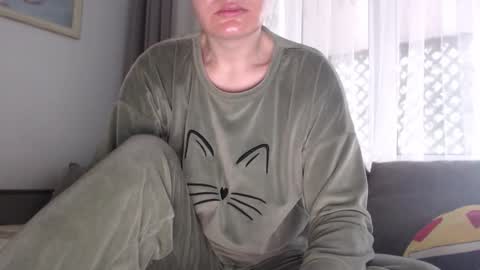 velvetmoon123 online show from 11-26-25, 07:09