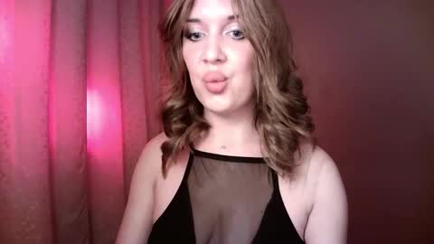 Snapshot of velvetrich8 chatting on 02-28-26, 05:03 VelvetRich8 online show from 02-28-26, 05:03