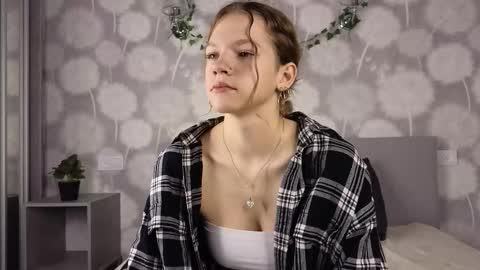 Kelly online show from 10-26-25, 06:19