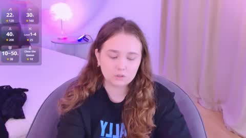 Snapshot of velvetvixencute chatting on 10-19-25, 06:25 velvetvixencute online show from 10-19-25, 06:25