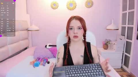 Snapshot of velvetxxvice chatting on 09-17-25, 08:54 Yvonne online show from 09-17-25, 08:54