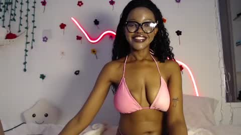 Snapshot of velvetyvixen chatting on 09-11-25, 08:14 COCO XOXO online show from 09-11-25, 08:14