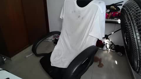 Snapshot of venelope1 chatting on 11-08-25, 02:39 Venelope 3 online show from 11-08-25, 02:39